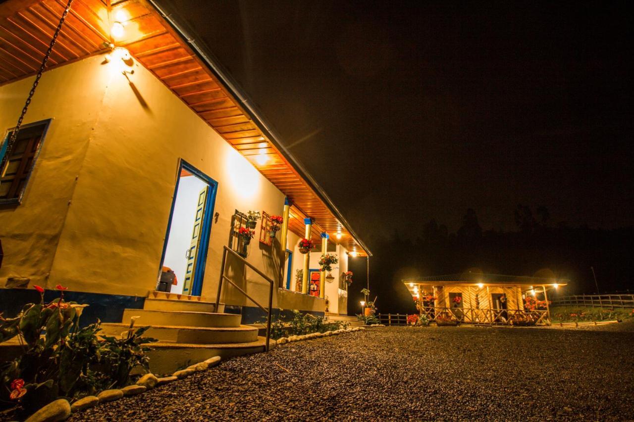 Hotel Bariloche サンタ・ロサ・デ・カバル エクステリア 写真