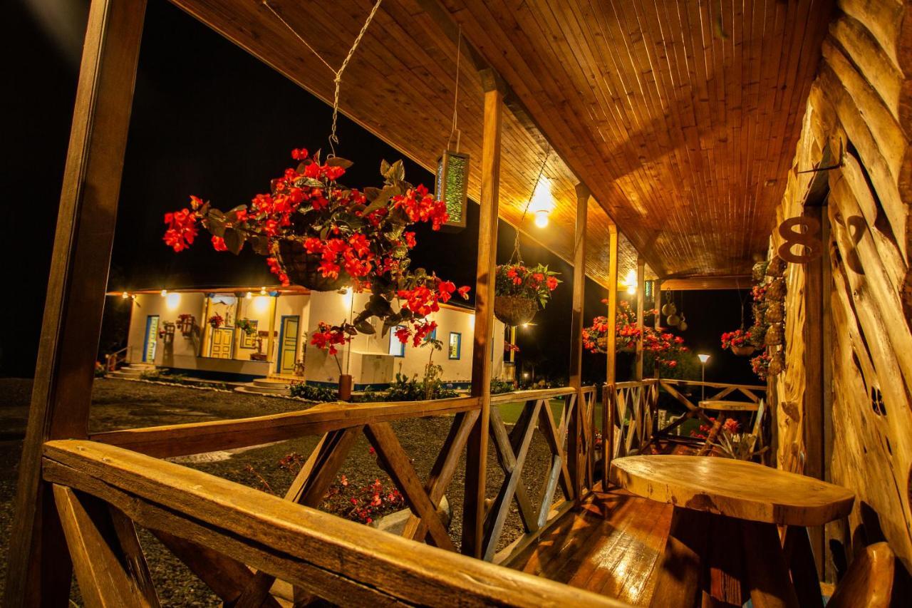 Hotel Bariloche サンタ・ロサ・デ・カバル エクステリア 写真